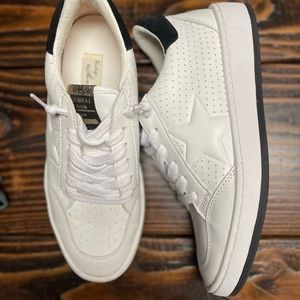 Vintage Havana Star Perforated Sneakers (LIKE NEW)